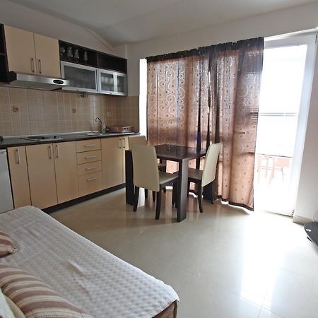 Apartmani Irena Petrovac Exteriör bild