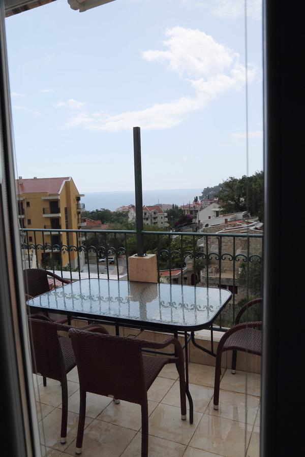 Apartmani Irena Petrovac Exteriör bild