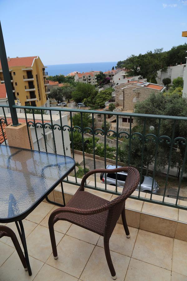 Apartmani Irena Petrovac Exteriör bild