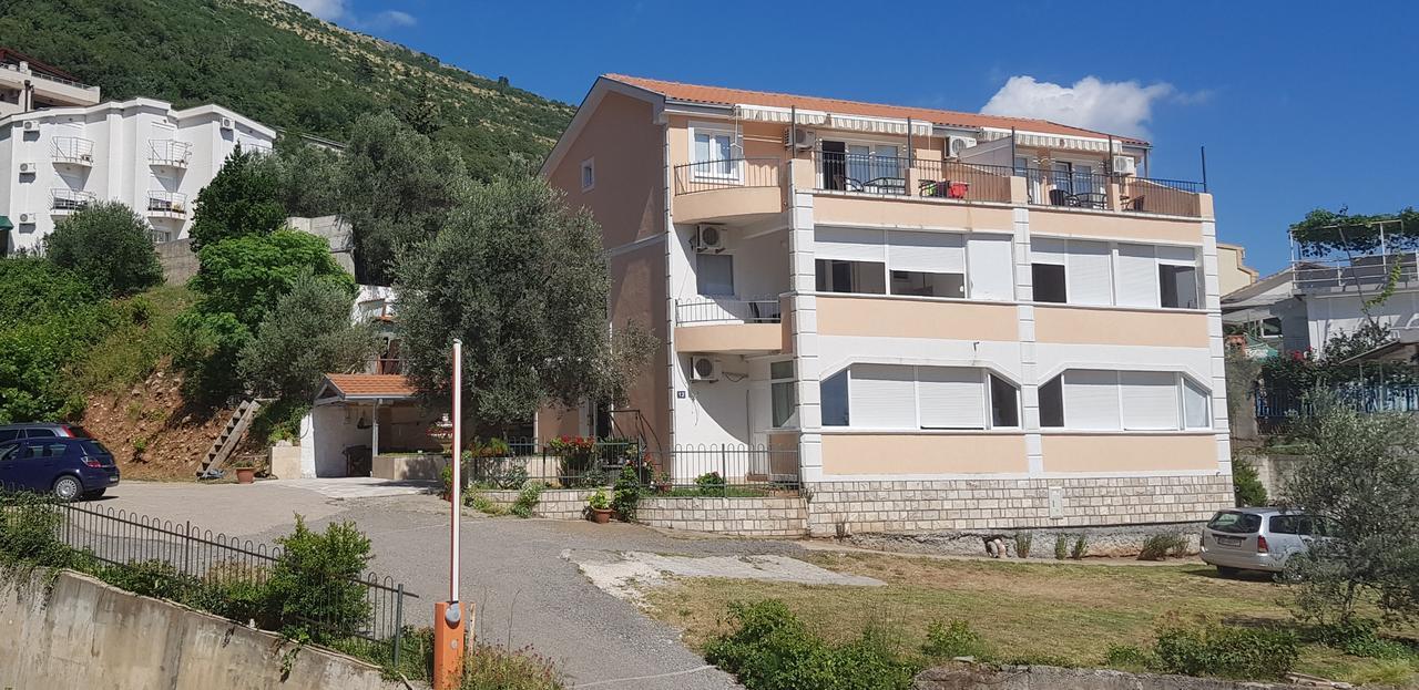 Apartmani Irena Petrovac Exteriör bild
